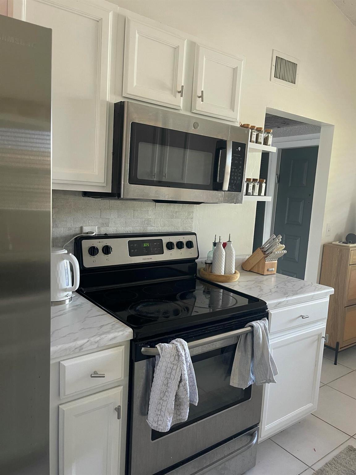 WELLEBY SHORES CONDOMINIU - Residential Lease