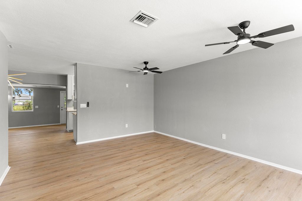 Photo of 264 NE Ardsley Drive, Port Saint Lucie, FL 34983 (MLS # R11108851)