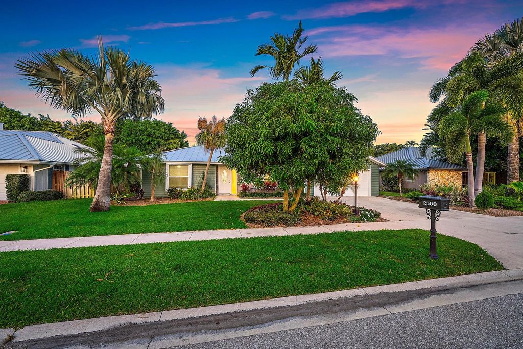 Photo of 2590 Monaco Terrace, Palm Beach Gardens, FL 33410 (MLS # R11092922)