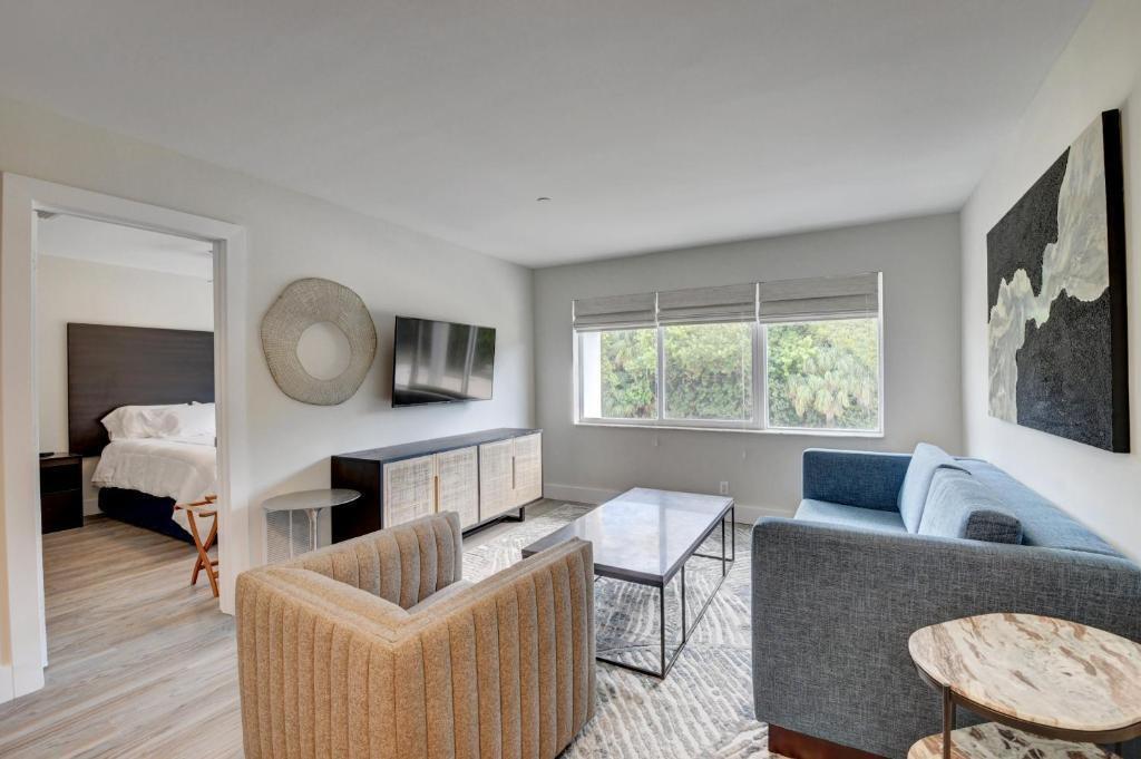 365 N Ocean Boulevard 210