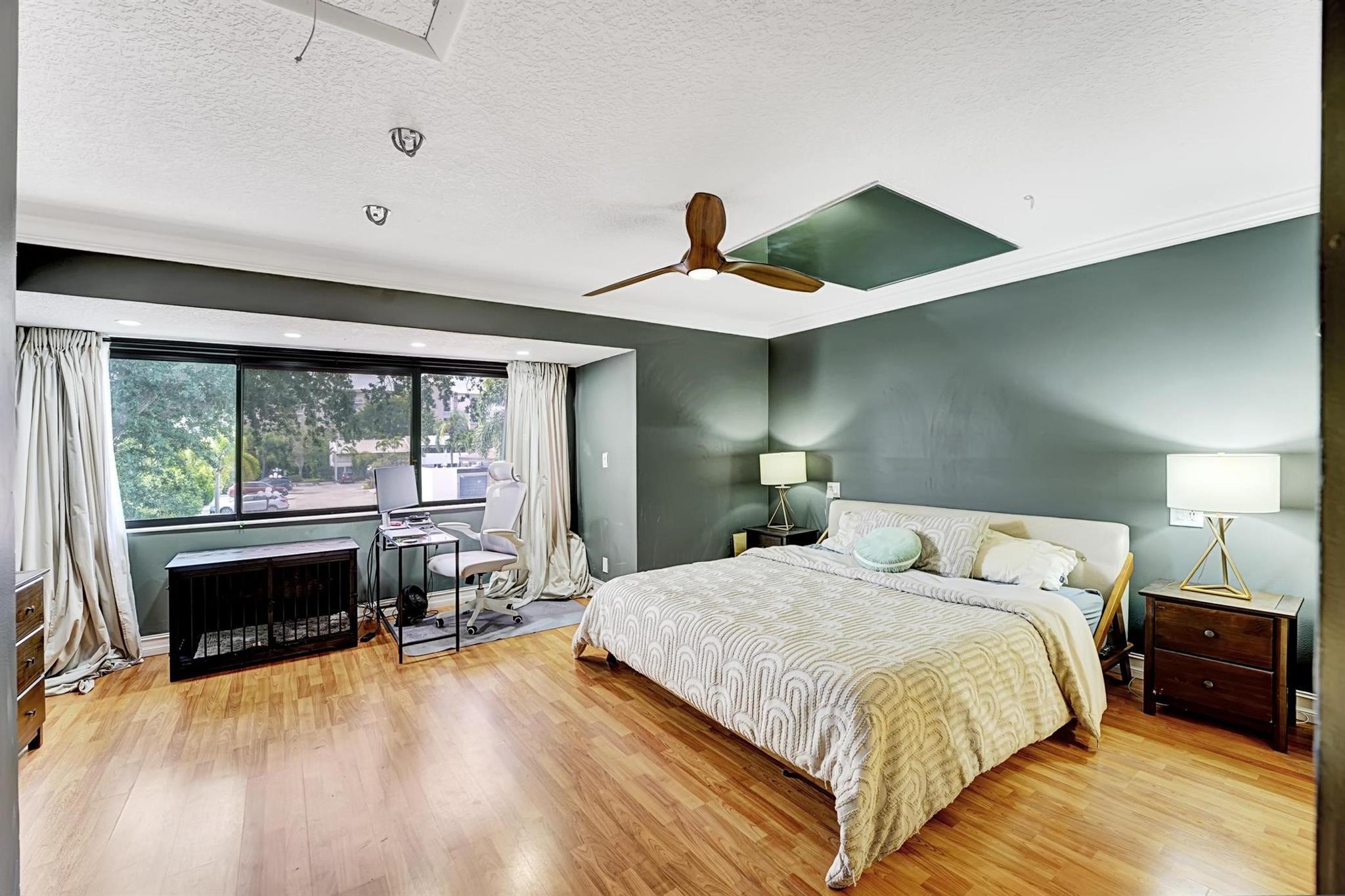 3900 NE 18th Ave 23E