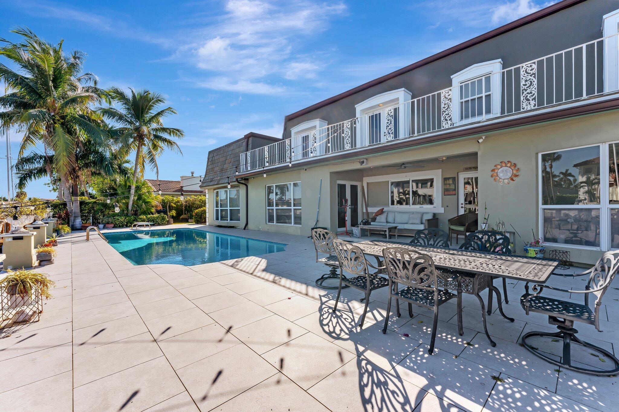 VENETIAN ISLES 3RD SEC - Residential