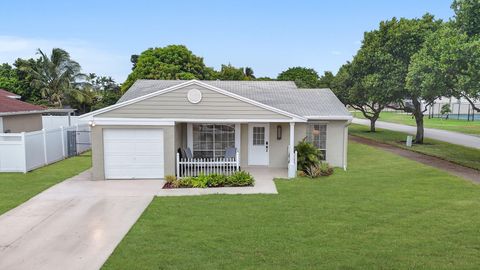 Single Family Residence in Boca Raton FL 8269 Huntsman Place Pl.jpg