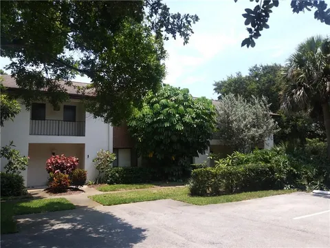 1055 6th Avenue Unit A3, Vero Beach, FL MLS: R11080317