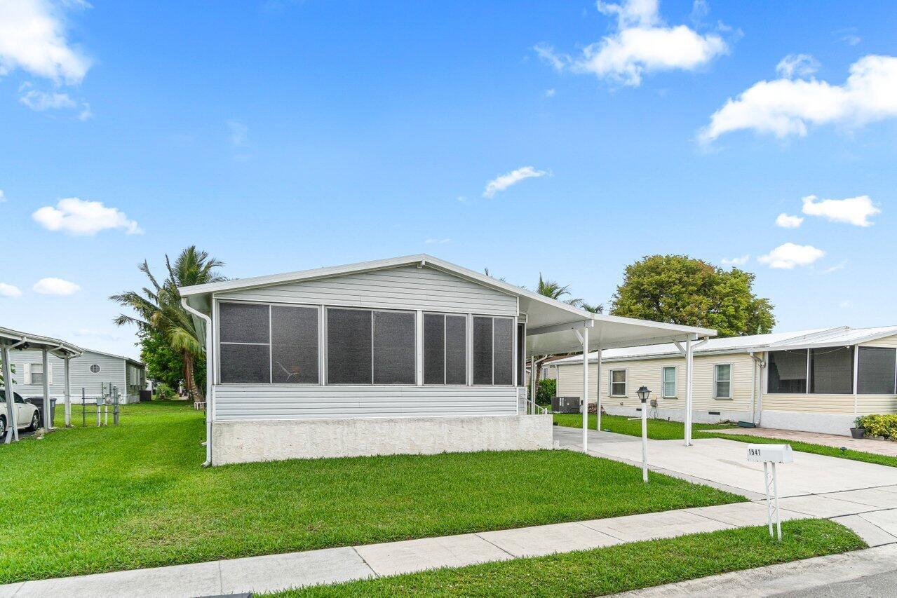 1541 SW 65th Avenue, Boca Raton, FL, 33428/$289,000 1 1541 SW 65th Avenue