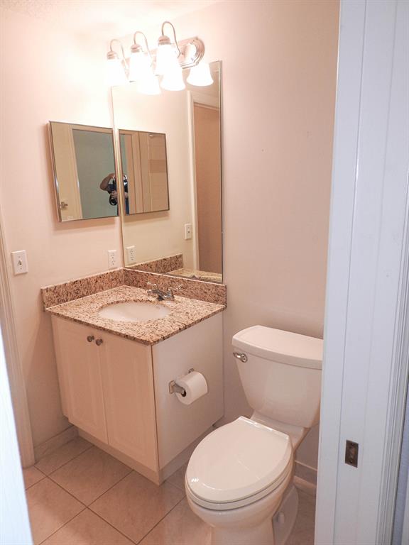 RESIDENCES AT LEGACY PLACE CONDO - Residential Lease