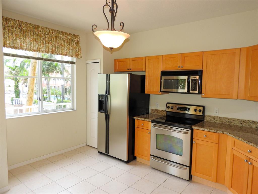 RESIDENCES AT LEGACY PLACE CONDO - Residential Lease