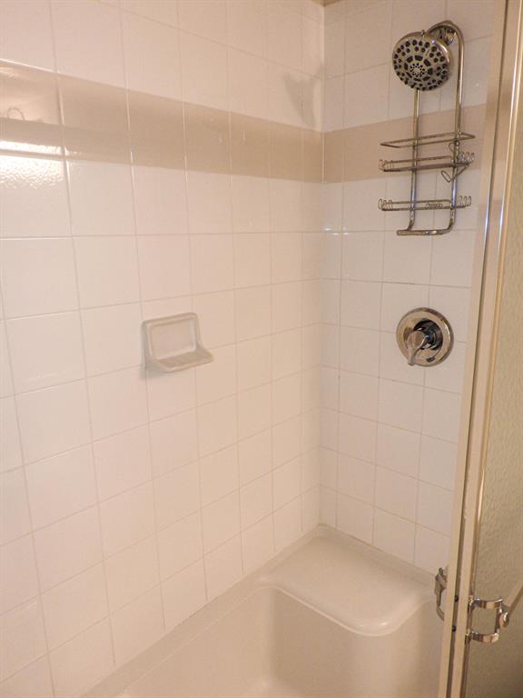 RESIDENCES AT LEGACY PLACE CONDO - Residential Lease