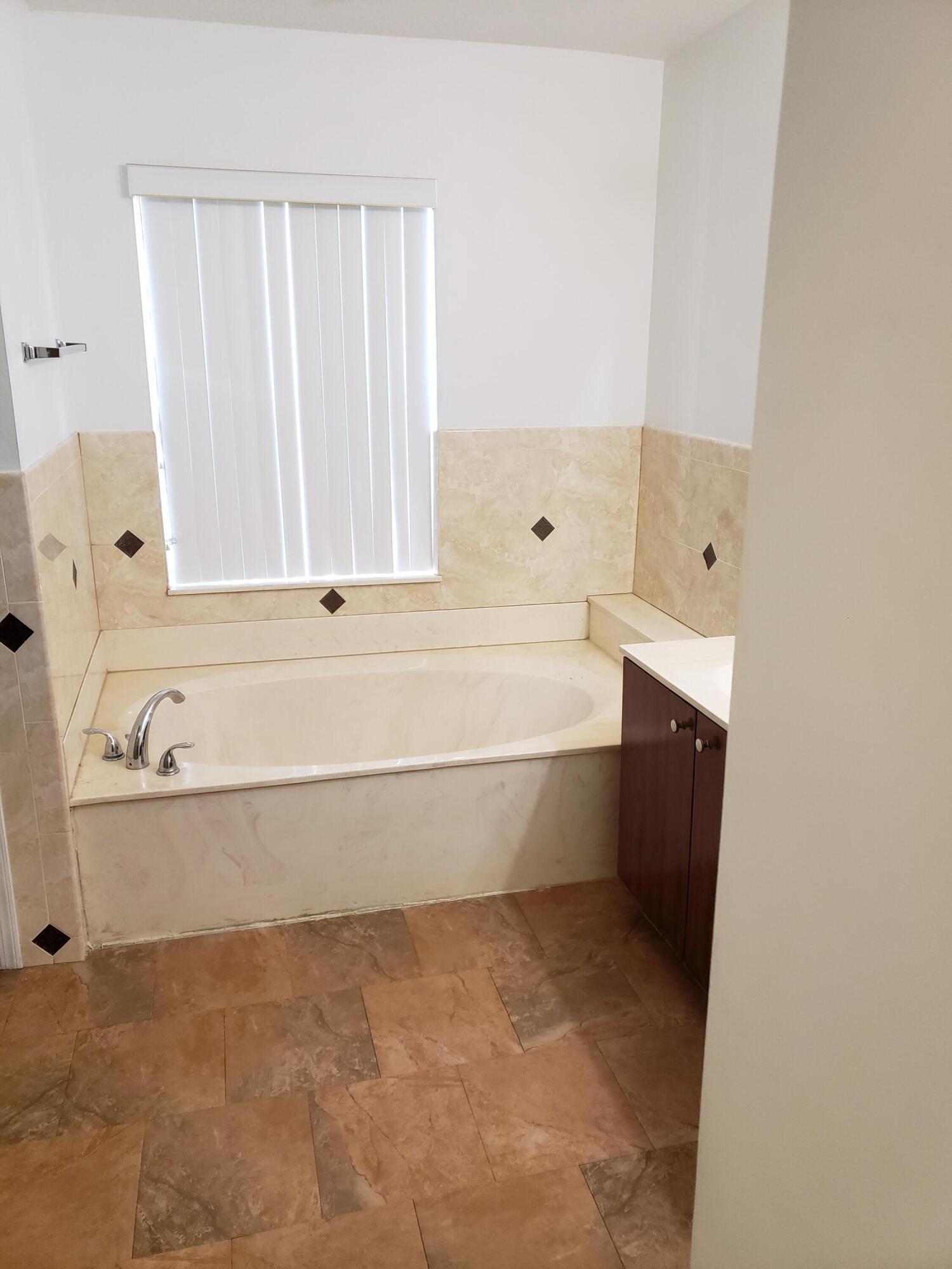 DILLMAN FARMS - Residential Lease