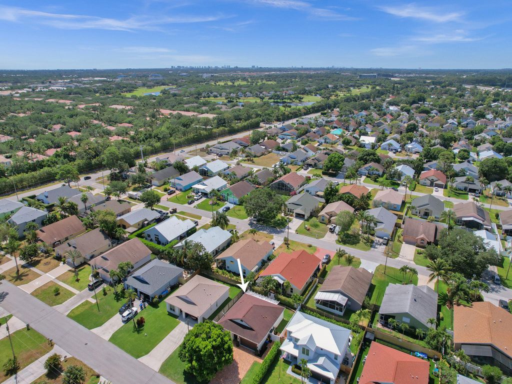 Photo of 6096 Drake Street, Jupiter, FL 33458 (MLS # R10982311)