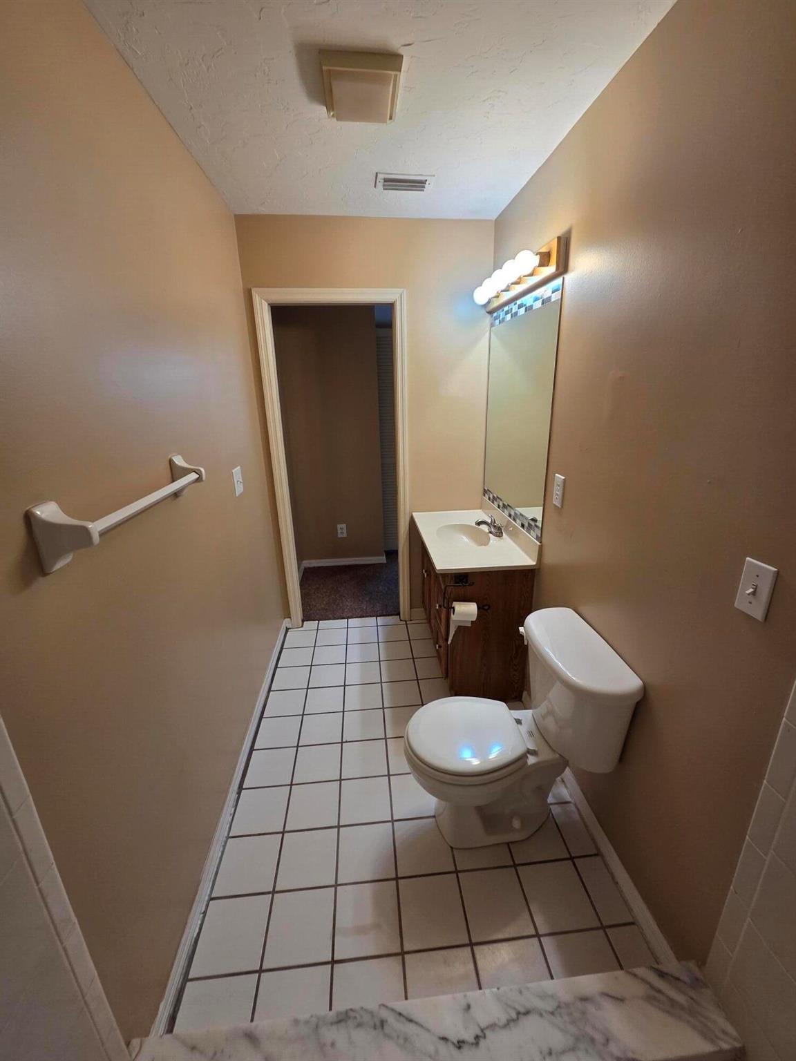 VILLAS OF VERO BEACH - Residential Lease