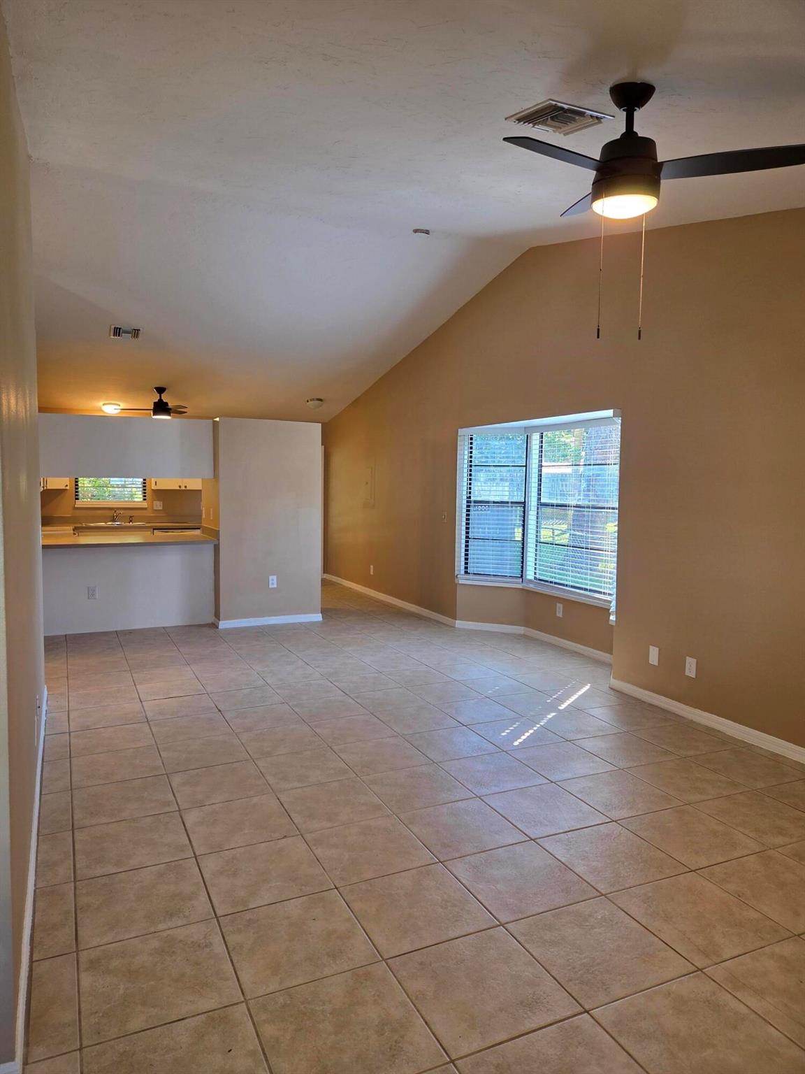 VILLAS OF VERO BEACH - Residential Lease