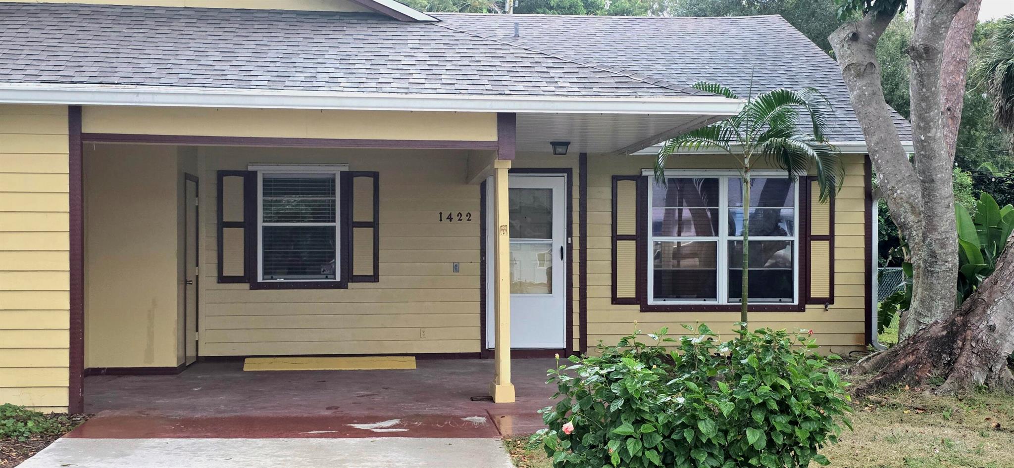 VILLAS OF VERO BEACH - Residential Lease