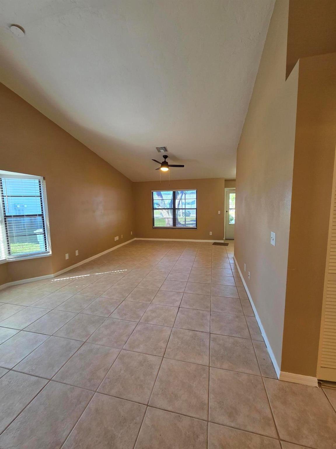 VILLAS OF VERO BEACH - Residential Lease