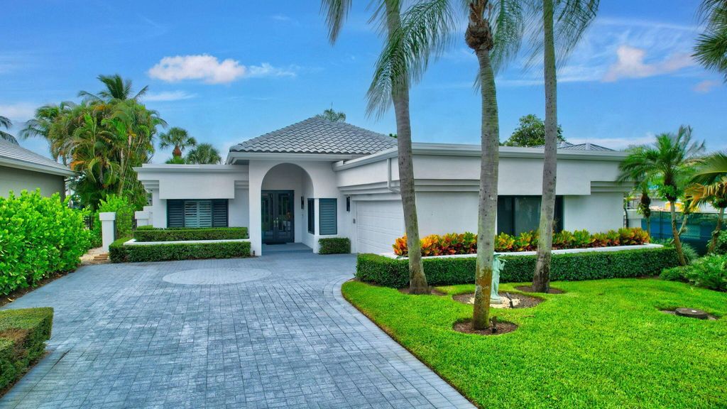 Photo of 17440 Loch Lomond Way, Boca Raton, FL 33496 (MLS # R11016652)