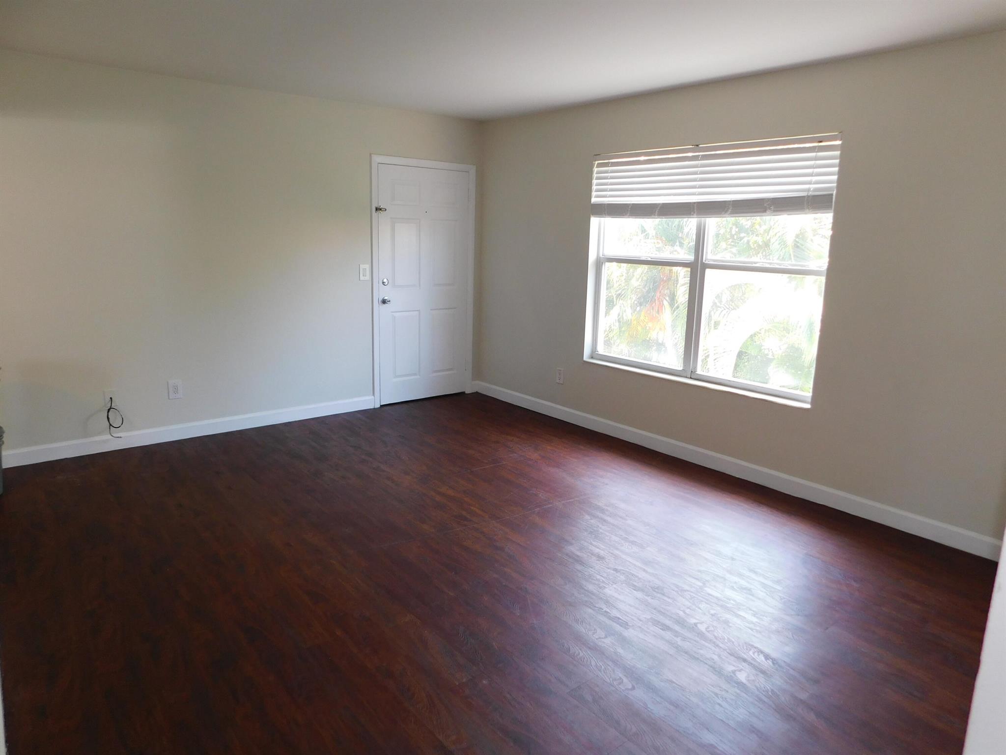 NORTH PALM BEACH VILLAGE - Residential Lease