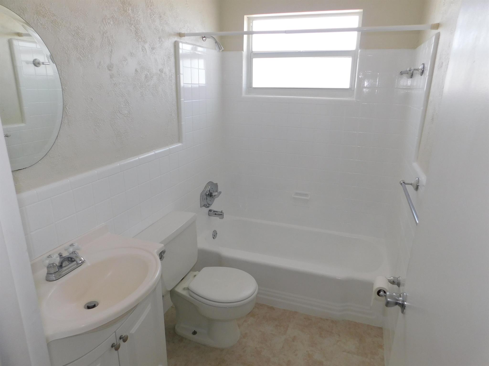 NORTH PALM BEACH VILLAGE - Residential Lease