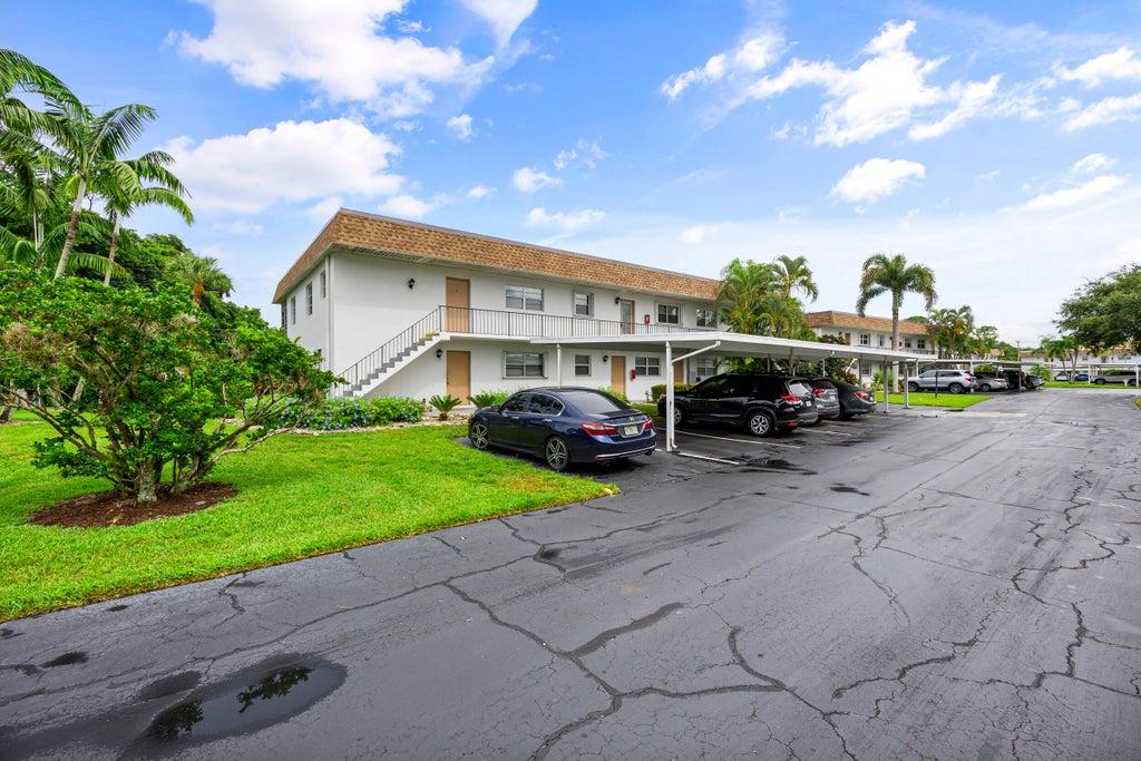 Photo of 2950 SE Ocean Boulevard #9-5, Stuart, FL 34996 (MLS # R11057476)