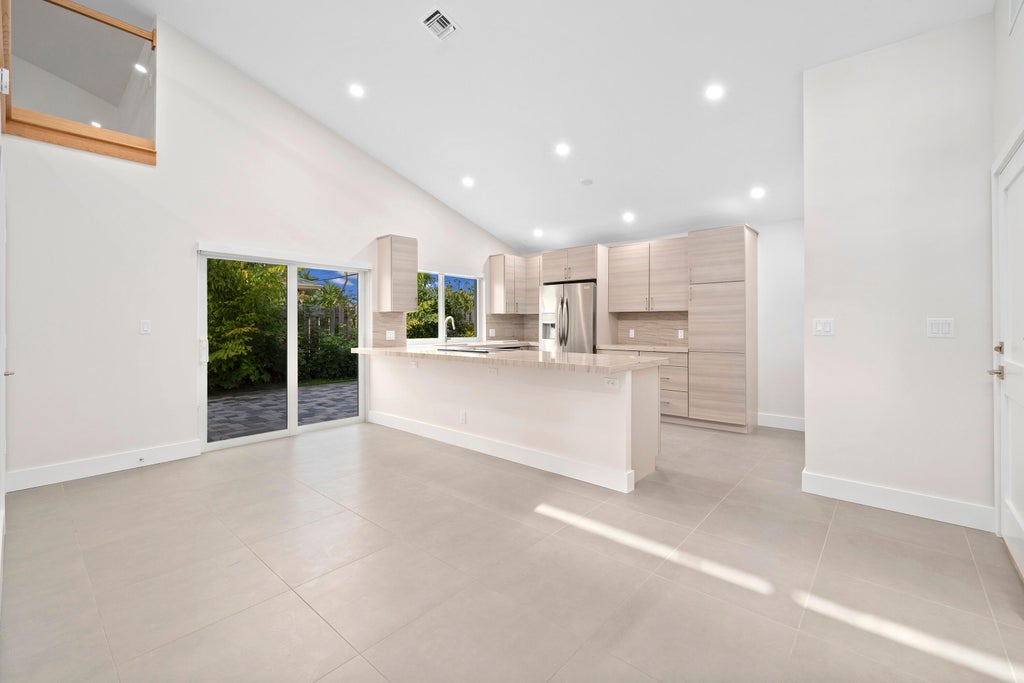 Photo of 4197 NE 5th Avenue, Boca Raton, FL 33431 (MLS # B26036137)