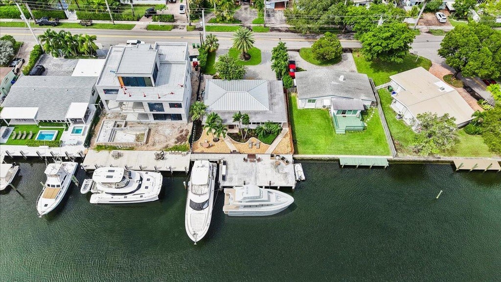 Photo of 1310 CORDOVA Road, Fort Lauderdale, FL 33316 (MLS # B26092615)