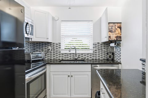 Tiny photo for 70 Bedford #C, West Palm Beach, FL 33417 (MLS # B26026862)
