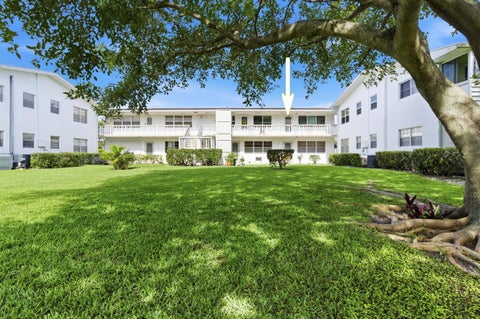 Tiny photo for 70 Bedford #C, West Palm Beach, FL 33417 (MLS # B26026862)