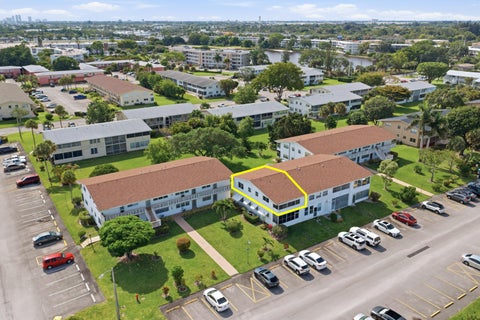 Tiny photo for 70 Bedford #C, West Palm Beach, FL 33417 (MLS # B26026862)