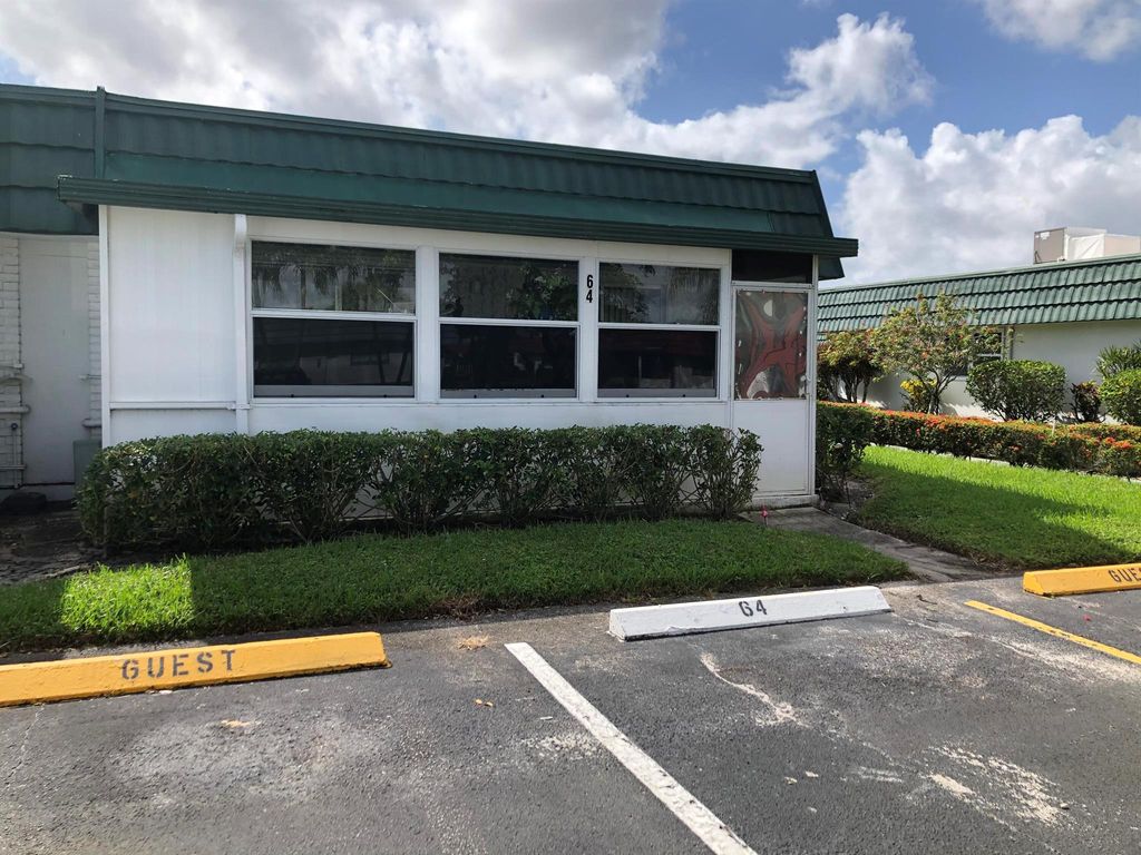 Photo of 64 Waterford C, Delray Beach, FL 33446 (MLS # R10970522)