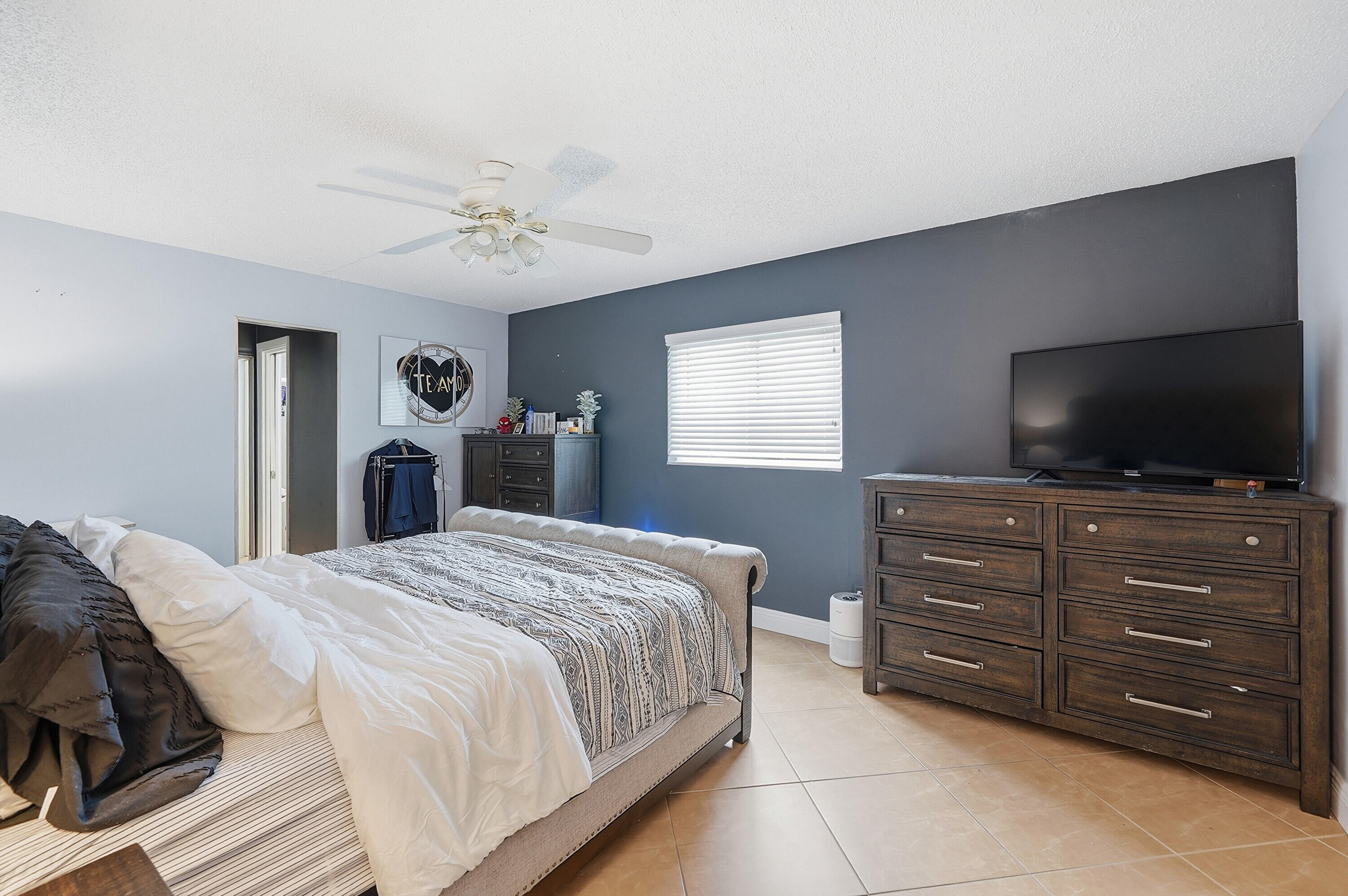 LAUDERDALE LAKES EAST GATE - Residential