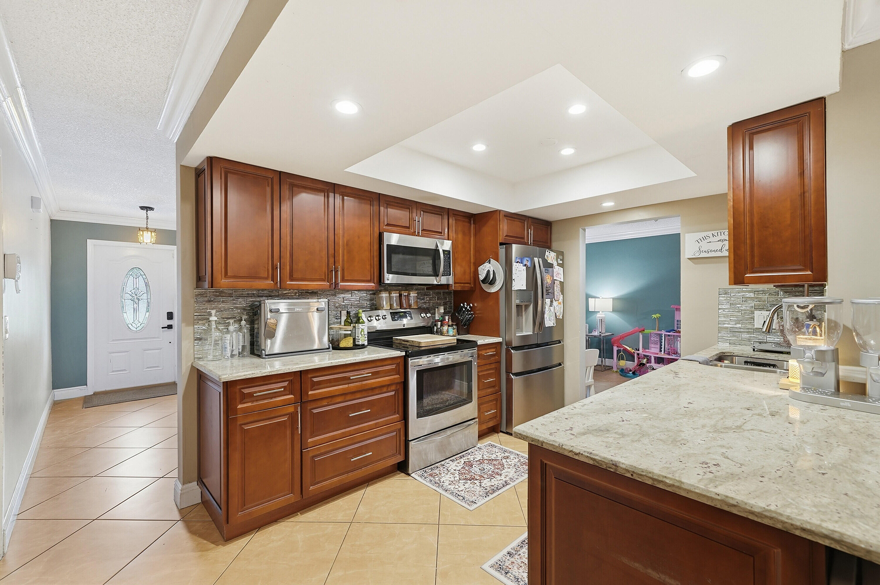 LAUDERDALE LAKES EAST GATE - Residential