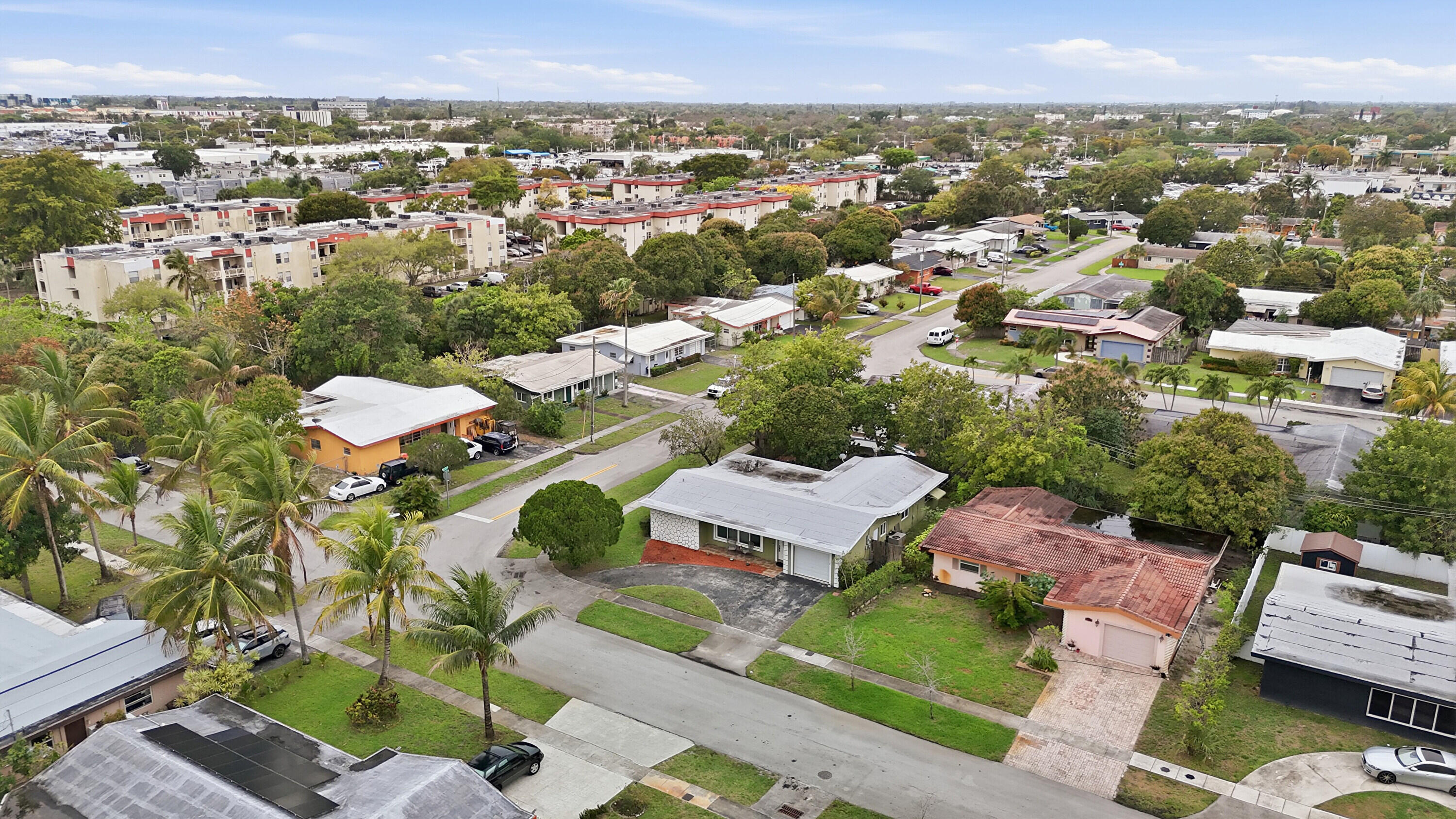 LAUDERDALE LAKES EAST GATE - Residential