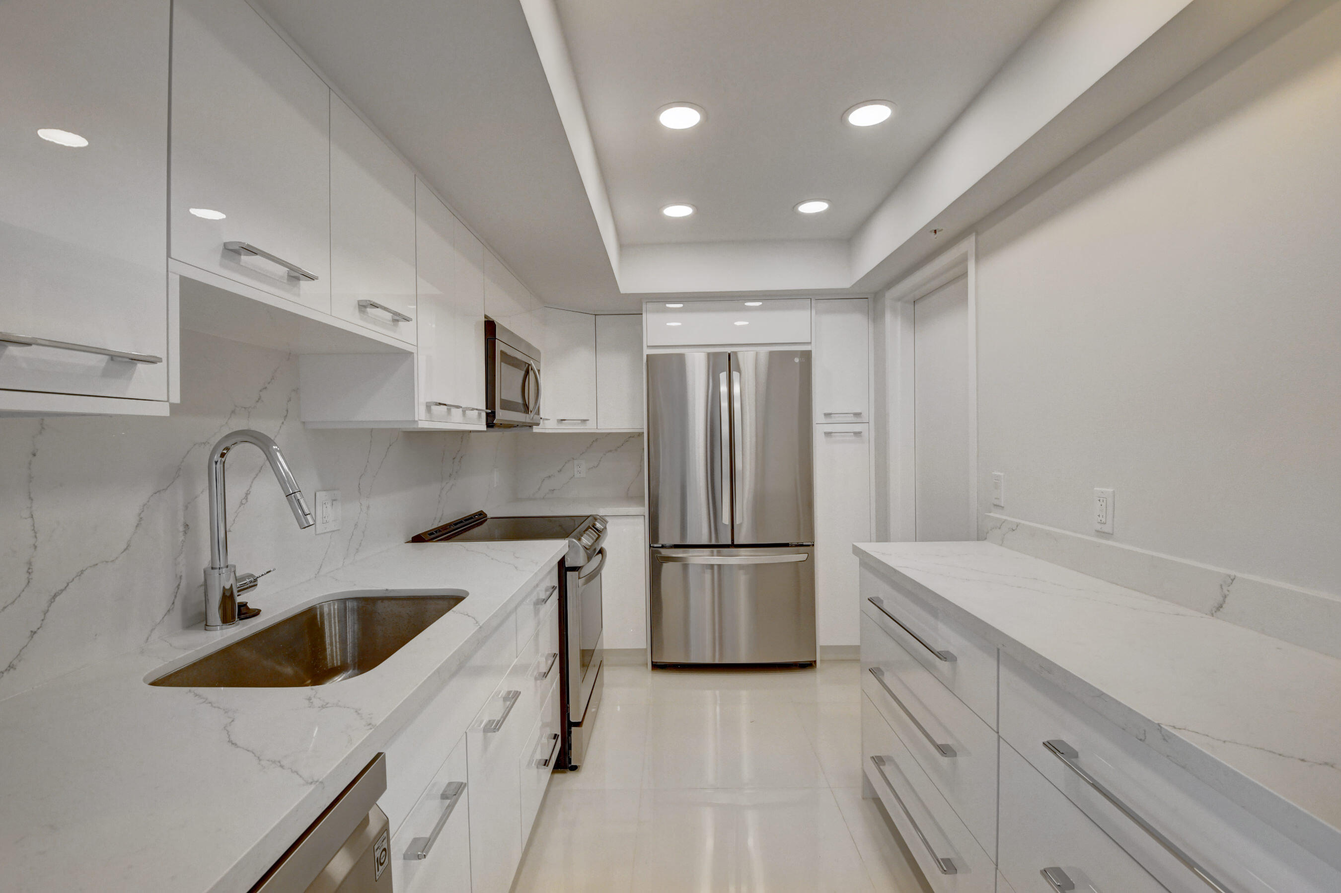 LAKEWOOD MIDRISE CONDO - Residential