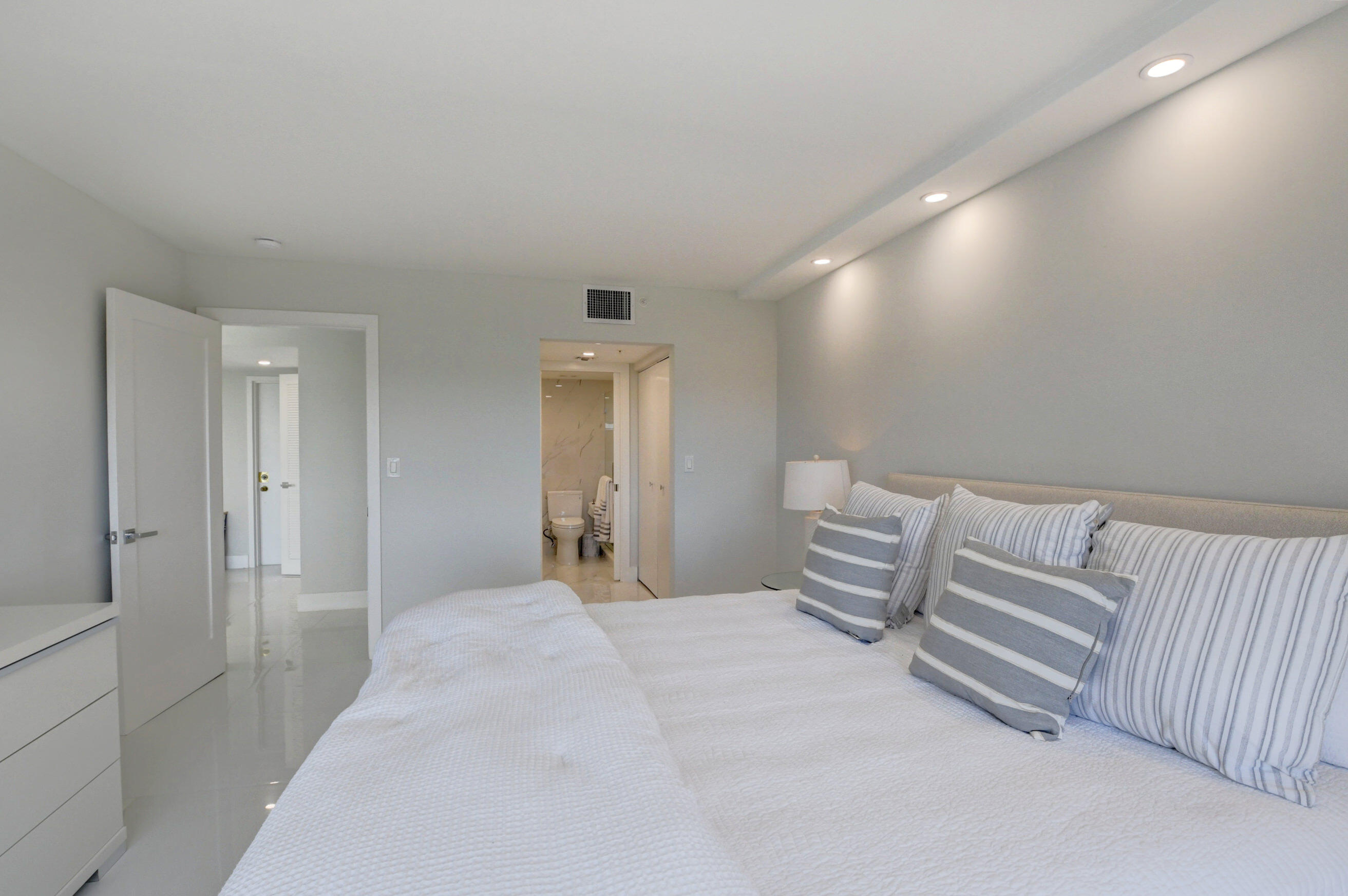 LAKEWOOD MIDRISE CONDO - Residential