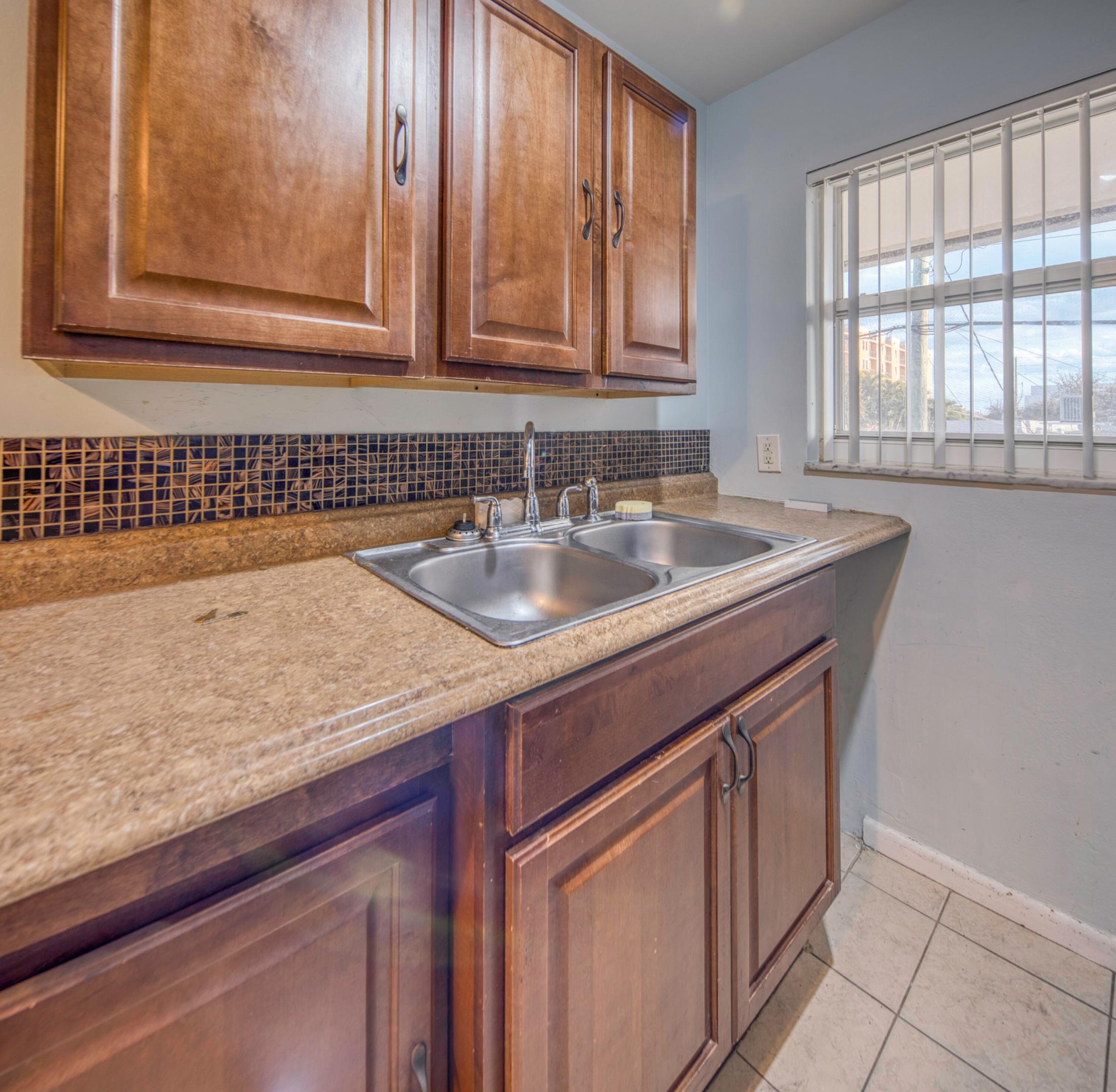 CASA DE PLAYA OF LAKE WORTH CONDO - Residential