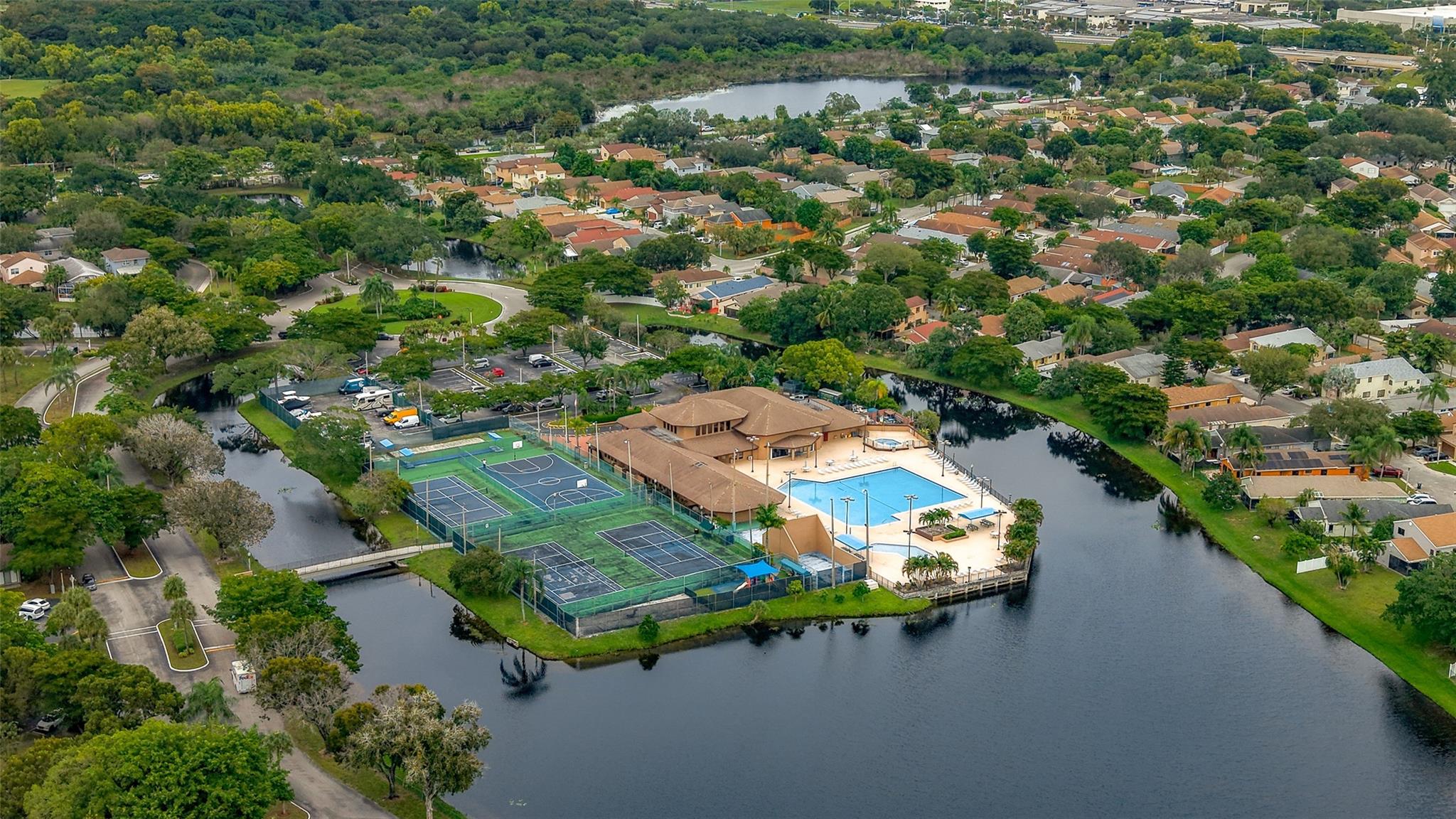 CENTURA PARC - Residential