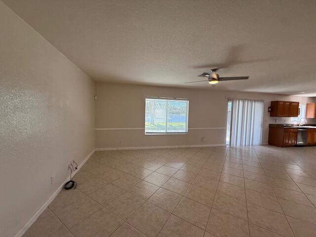 FIRST REPLAT OF PORTOFINO - Residential Lease