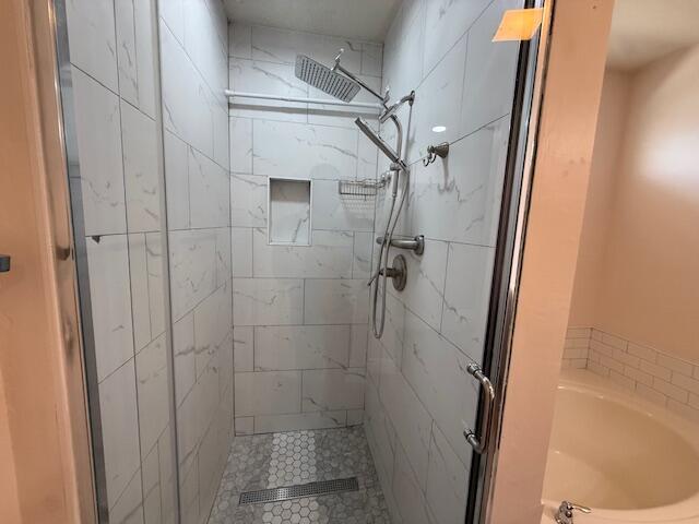 FIRST REPLAT OF PORTOFINO - Residential Lease