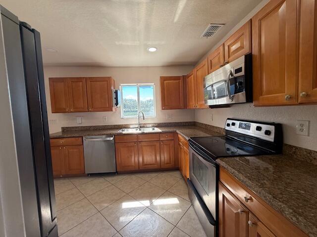 FIRST REPLAT OF PORTOFINO - Residential Lease