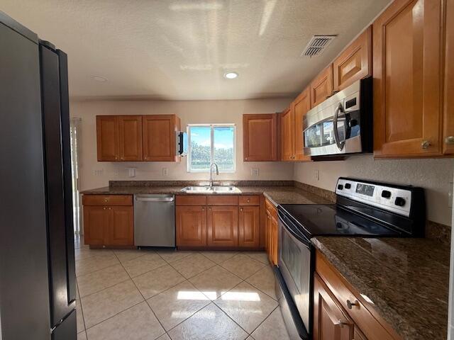 FIRST REPLAT OF PORTOFINO - Residential Lease