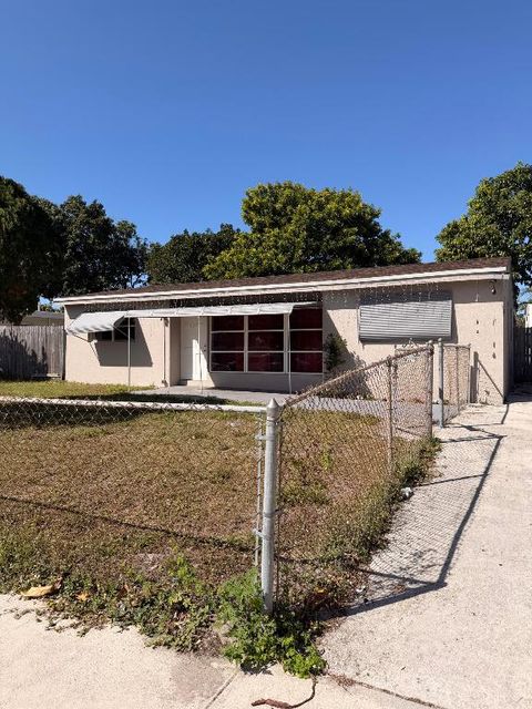 Tiny photo for 431 Pensacola Drive, Lake Worth, FL 33462 (MLS # R11158718)