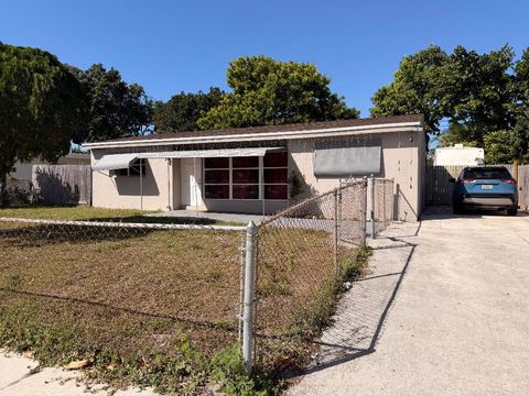 Tiny photo for 431 Pensacola Drive, Lake Worth, FL 33462 (MLS # R11158718)