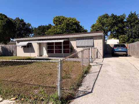 Tiny photo for 431 Pensacola Drive, Lake Worth, FL 33462 (MLS # R11158718)