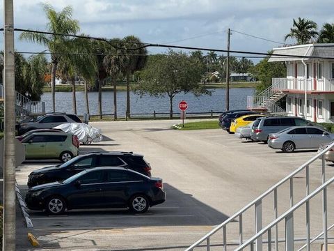 3280 Cynthia Lane 210 Lake Worth Beach FL 33461