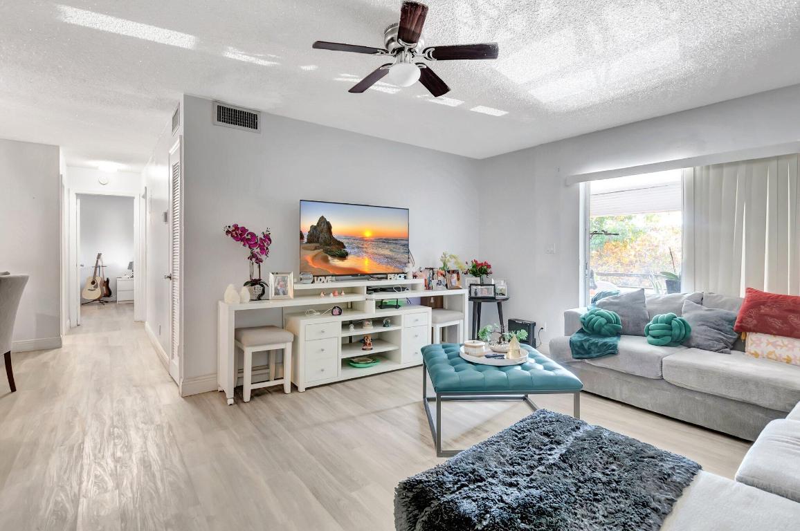 1124 NW 13th Street 208