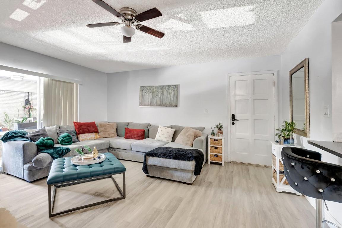 1124 NW 13th Street 208