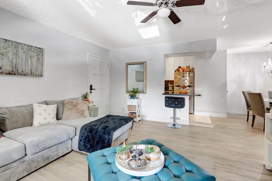 1124 NW 13th Street 208