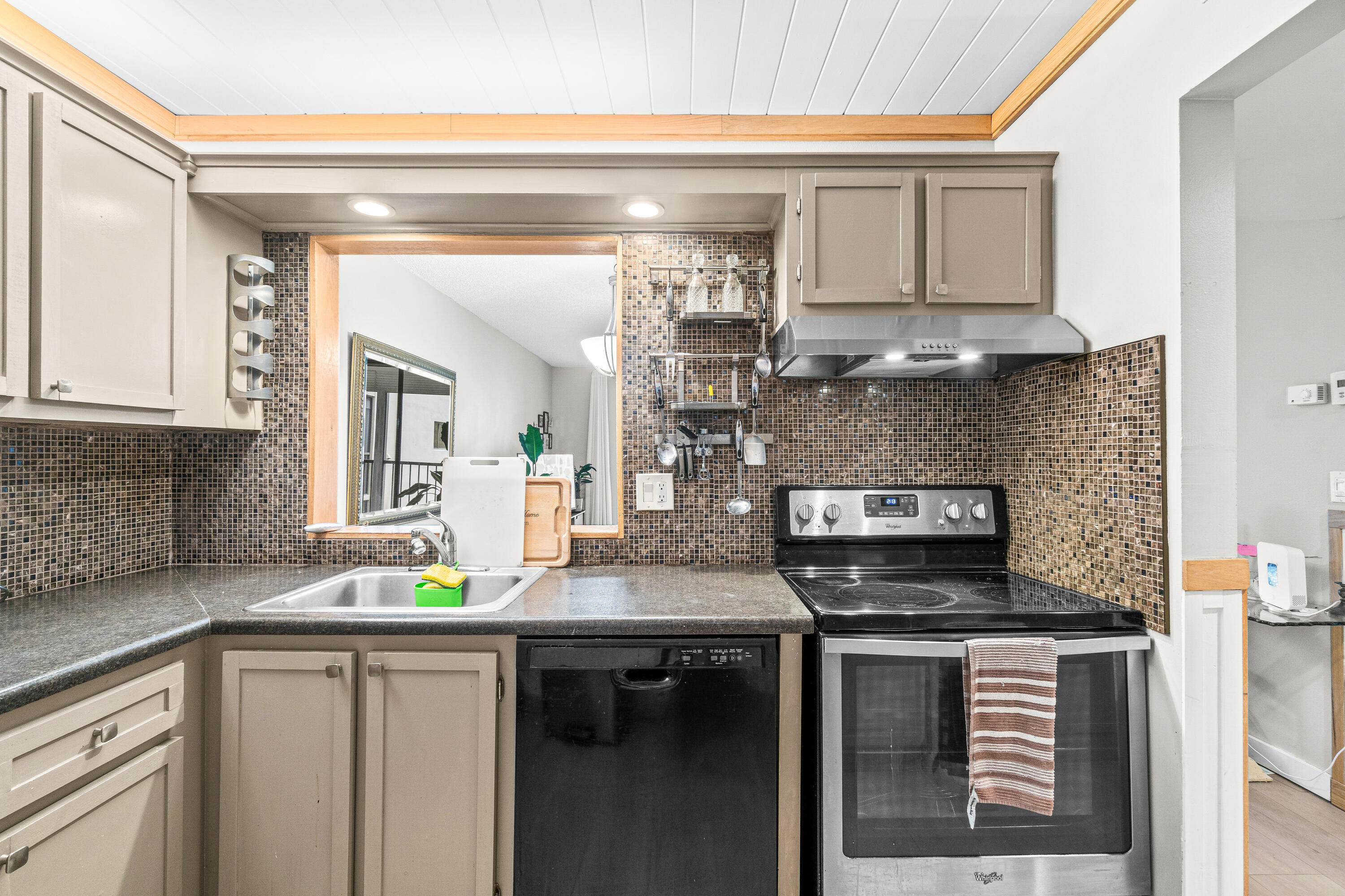 CYPRESS CONDO - Residential