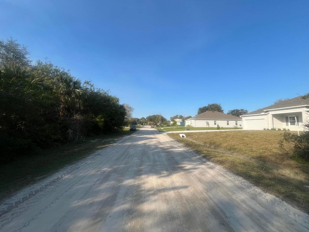 Photo of 9235 100th Court, Vero Beach, FL 32967 (MLS # R11061396)