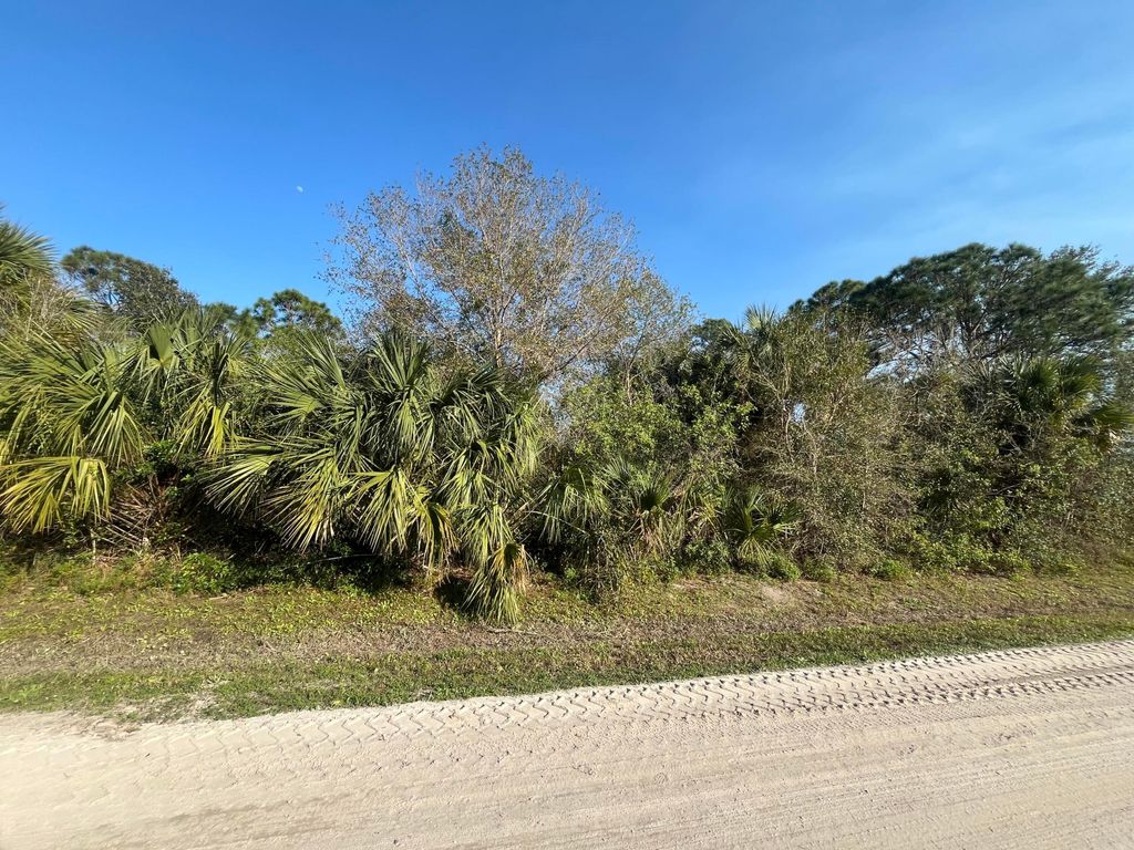 Photo of 9235 100th Court, Vero Beach, FL 32967 (MLS # R11061396)