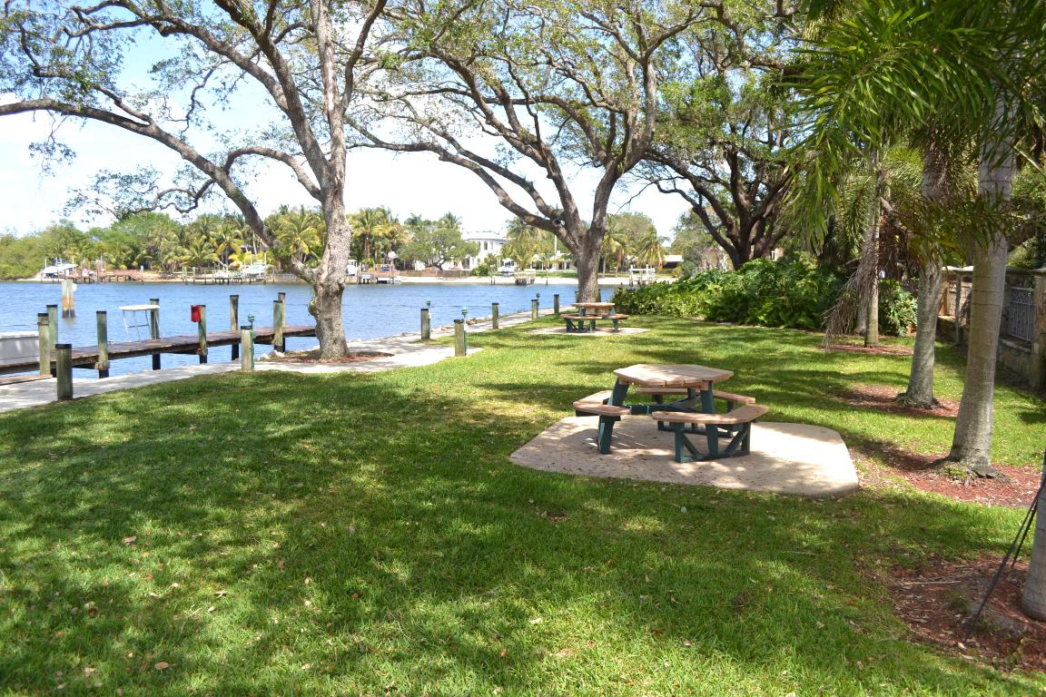 MARINERS COVE 1 - Residential